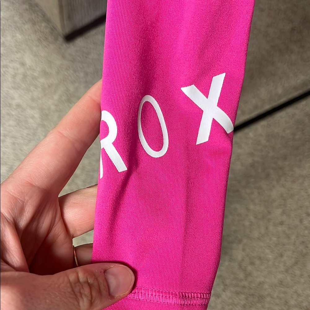 🍀6/$20 Roxy Kids Fuchsia Rashguard - Picture 3 of 4